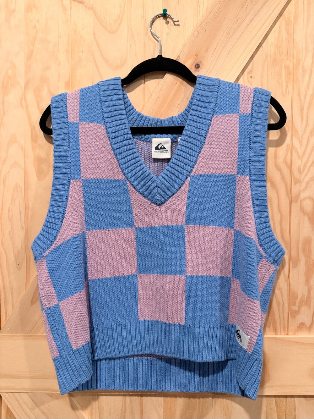 Women’s Large Quiksilver Blue and Pink Cropped Checkerboard V-Neck Sweater Vest